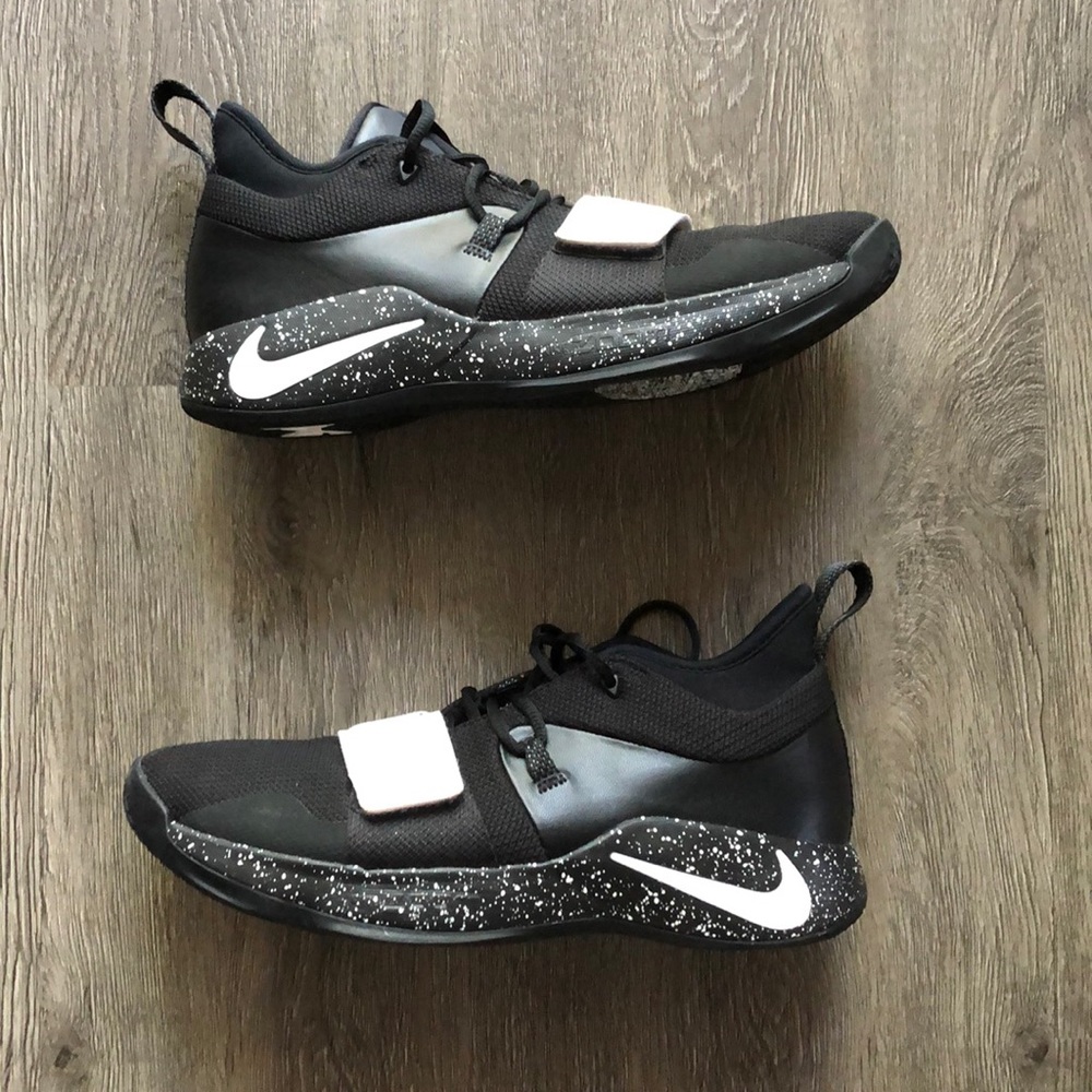 Basketball sneakers